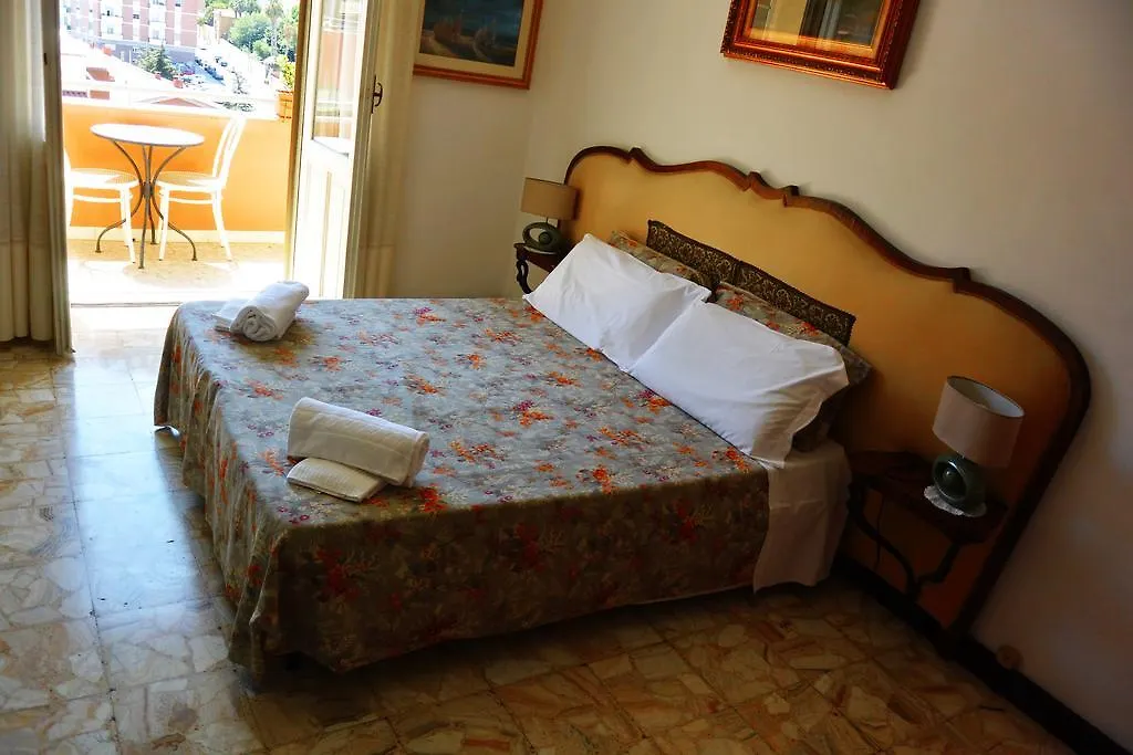 カリアリ Superpanoramico Bed & Breakfast