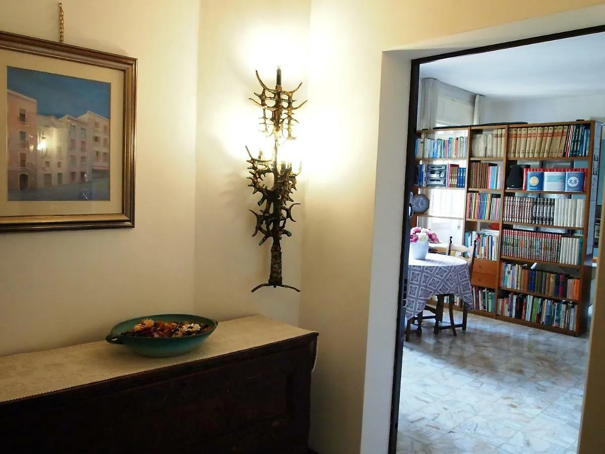 Bed and Breakfast Superpanoramico Cagliari 2*,  Italia